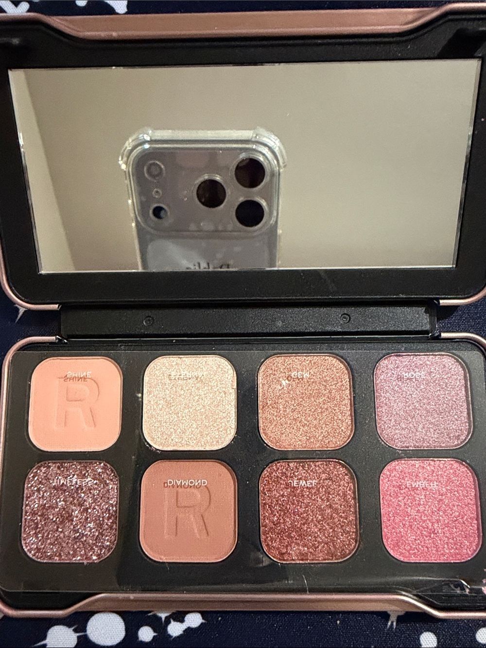 Revolution Rose Gold Eyeshadow Palette – Pink, Rose, Champagne & Brown Shades - Picture 5 of 6